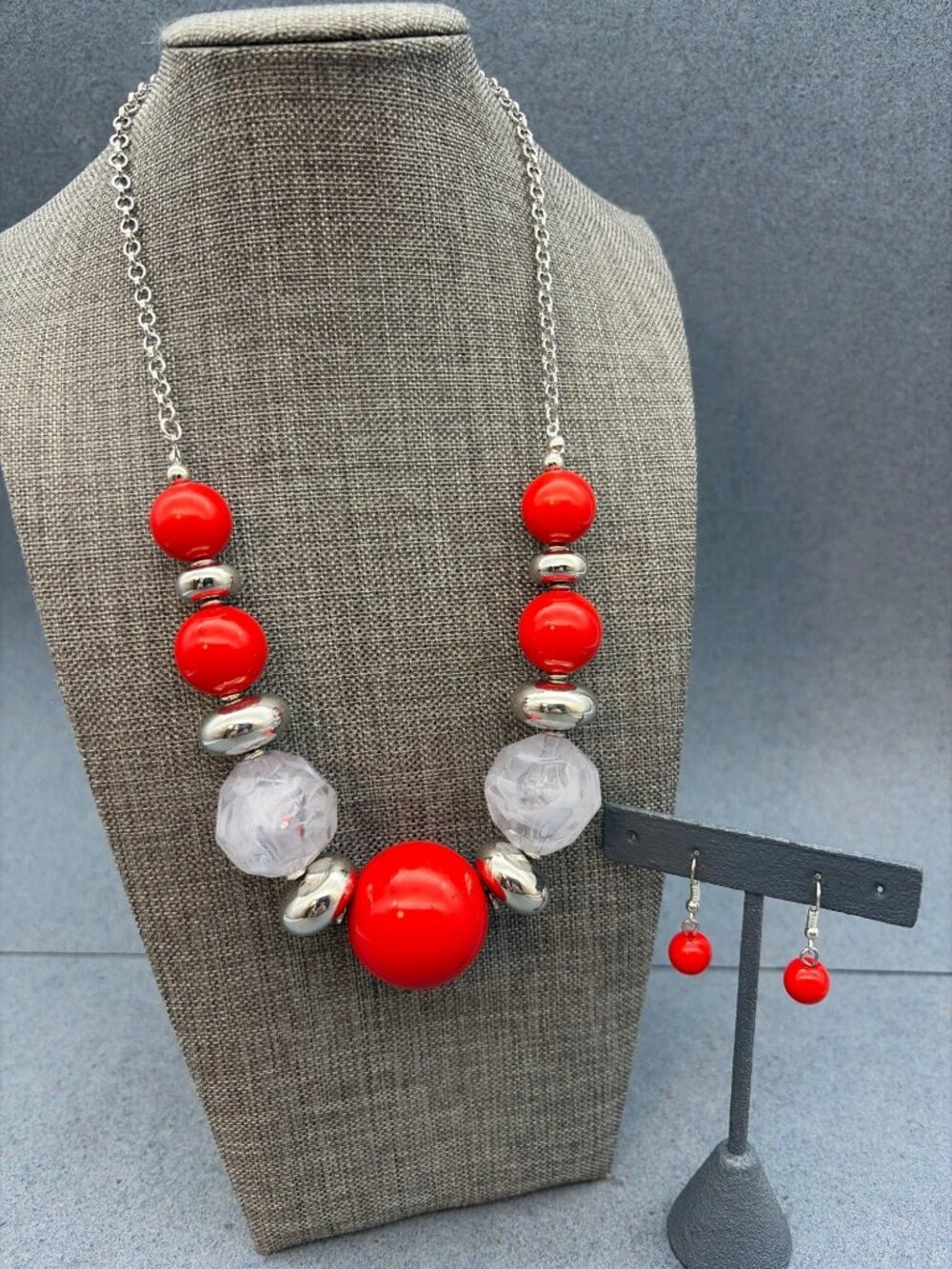 Chunky Beaded Necklace Earrings Set 20 In Red Frosty Silver Chain Retro Dramatic